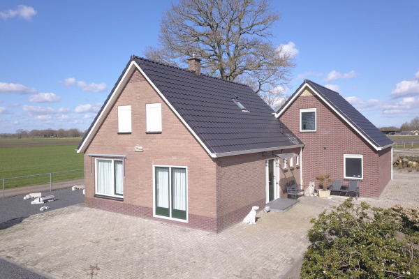 Na het inmeten van je kozijnen, worden deze vakkundig geïnstalleerd. Na het inmeten van je kozijnen, worden deze vakkundig geïnstalleerd.