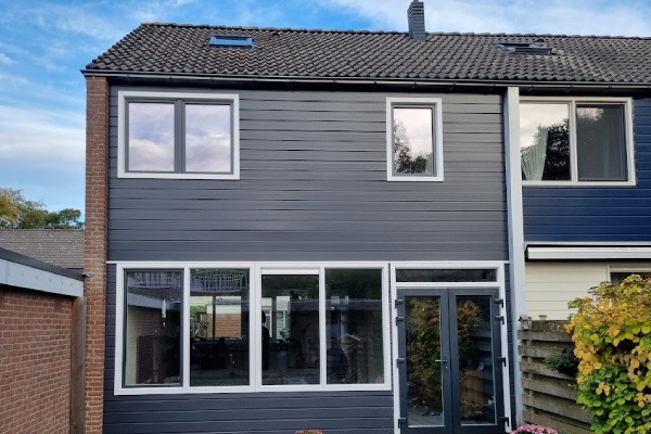 Jouw kunststof kozijnen plaatsen in Staphorst door een ervaren partij. Jouw nieuwe kunststof kozijnen plaatsen in Staphorst door Kozijn en Gevel.