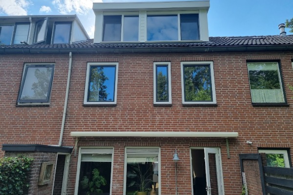 Een dakkapel laten plaatsen? Kozijn & Gevel is je met een traditionele dakkapel of prefab dakkapel graag van dienst. Een dakkapel laten plaatsen? Kozijn & Gevel is je met een traditionele dakkapel of prefab dakkapel graag van dienst.